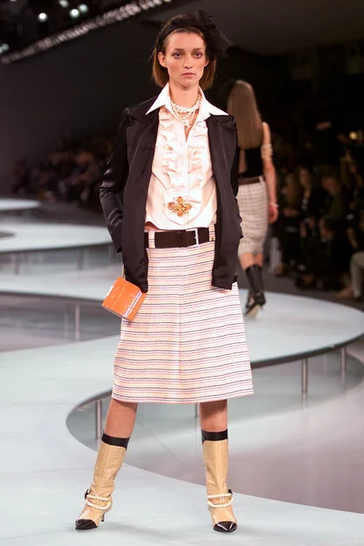 Look 30